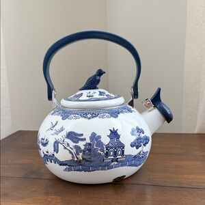 Vtg Blue Willow Porcelain Enamel On Steel Whistling Tea Kettle Bird Finial Lid